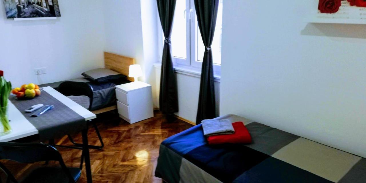 Pula Center Green Park Apartments And Rooms Kültér fotó