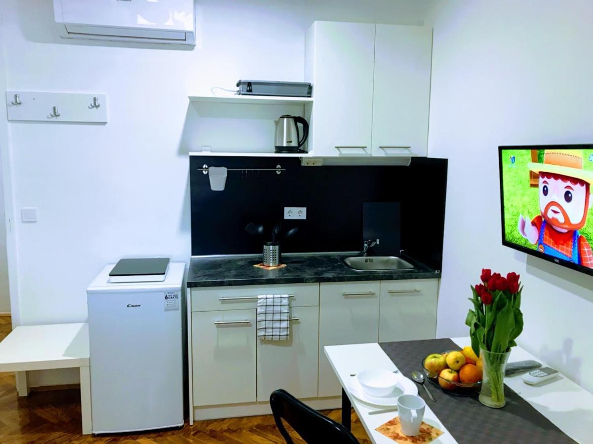 Pula Center Green Park Apartments And Rooms Kültér fotó