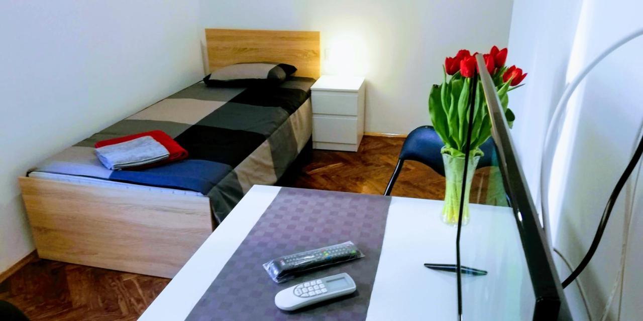Pula Center Green Park Apartments And Rooms Kültér fotó