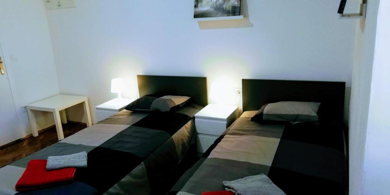 Pula Center Green Park Apartments And Rooms Kültér fotó