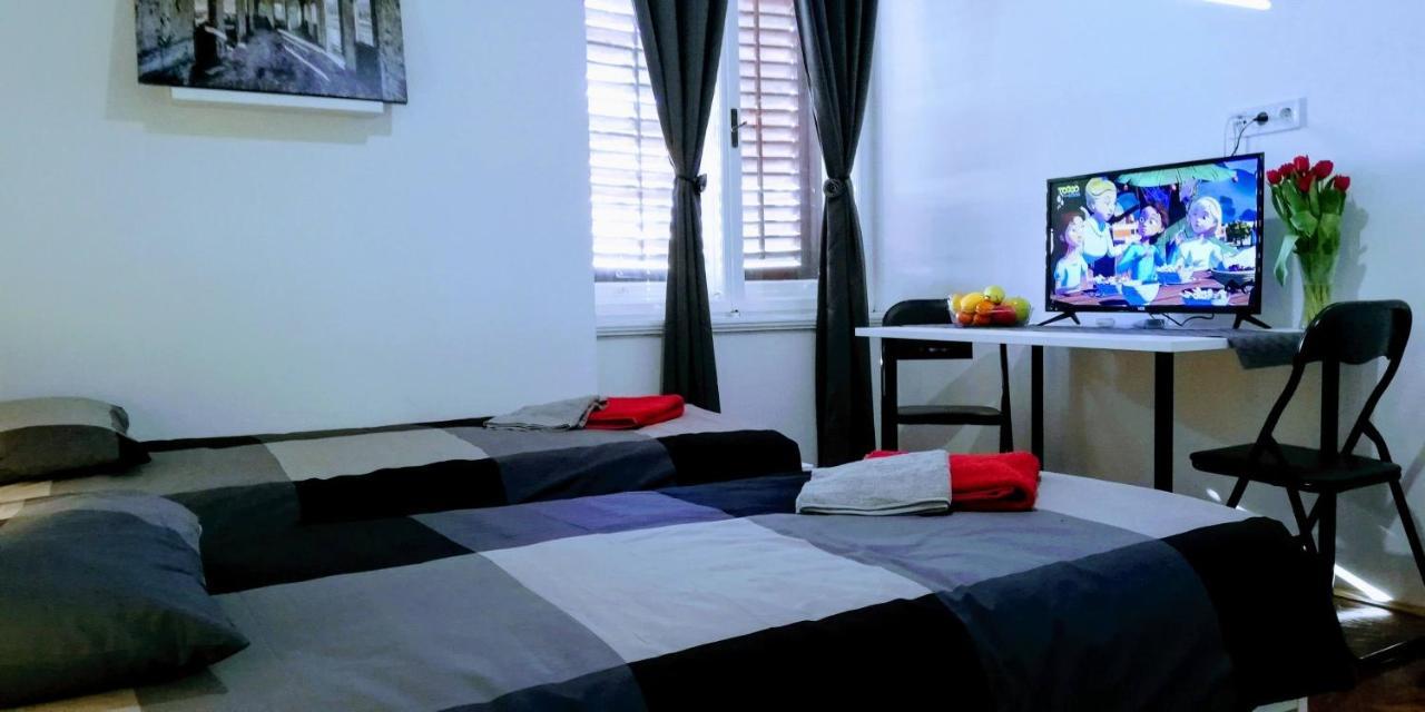 Pula Center Green Park Apartments And Rooms Kültér fotó