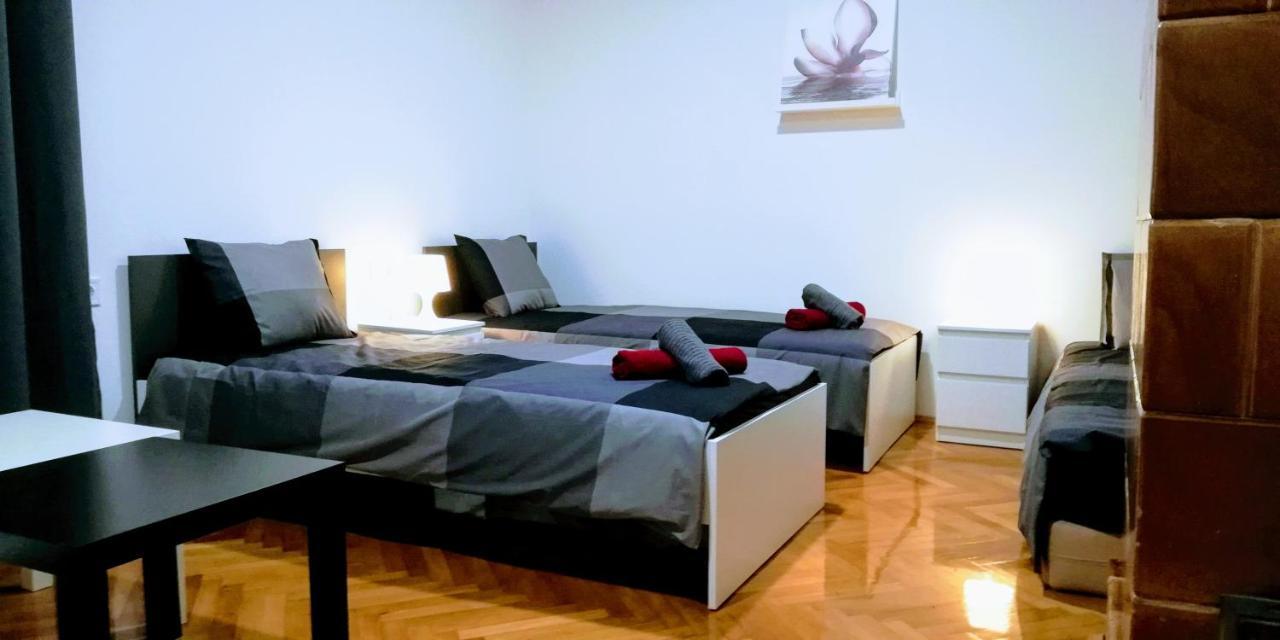 Pula Center Green Park Apartments And Rooms Kültér fotó