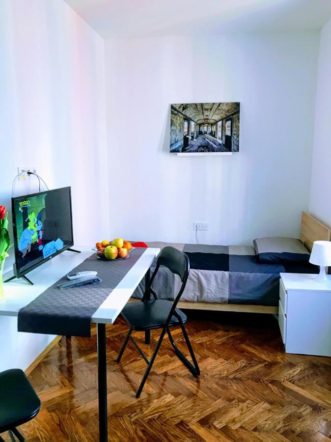 Pula Center Green Park Apartments And Rooms Kültér fotó