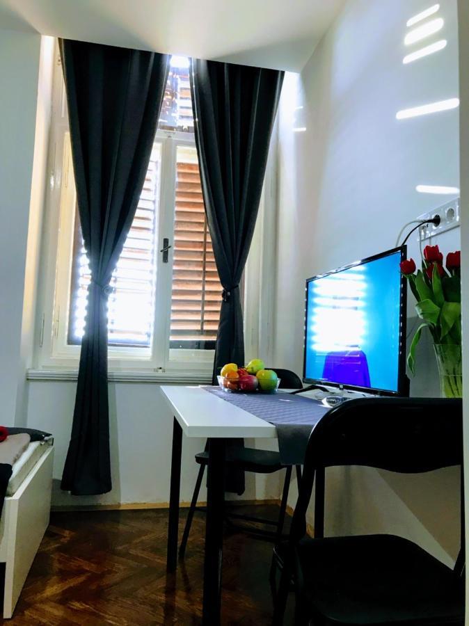Pula Center Green Park Apartments And Rooms Kültér fotó