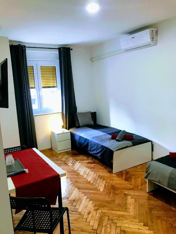 Pula Center Green Park Apartments And Rooms Kültér fotó